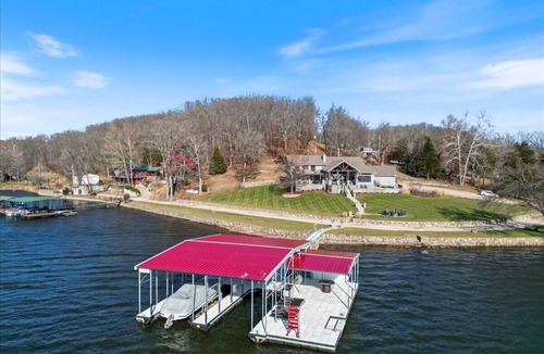 Versailles House | LOTO Pointe, Updated Luxury Home w/Boat & PWC Slip, Boat Ramp, Firepits, Pool Table & More!