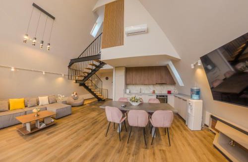 Cocorastii Mislii Ski Chalet | Lotus 2