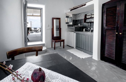 Finikia House | Lotza Studios