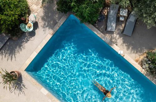 Cotignac Hotel | LOU CALEN