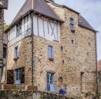 Segur-le-Chateau Bed & Breakfast | Lou Castel Chambres d'Hôtes