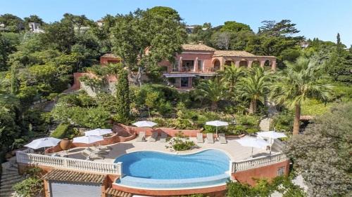 Sainte-Maxime Hotel | Lou Trelus
