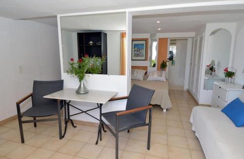 Sainte-Maxime Hotel | Lou Trelus