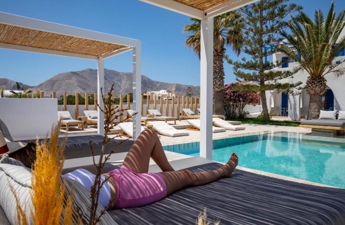 Agia Paraskevi Apartment | Louis Studios Santorini
