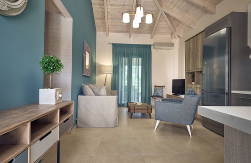 Psarou Villa | Loukia's House - 2 Bedroom Holiday Home