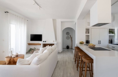 Mousata Villa | Lourdas White Villa