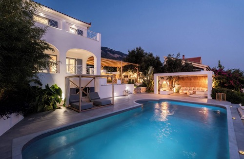 Mousata Villa | Lourdas White Villa