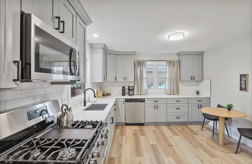 Burbank House | Love: A charming 3 BR-2.5 BA house in Burbank!
