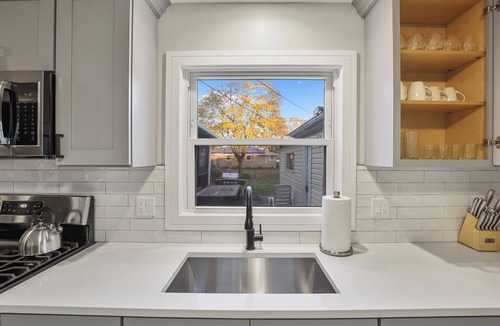 Burbank House | Love: A charming 3 BR-2.5 BA house in Burbank!