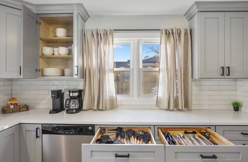 Burbank House | Love: A charming 3 BR-2.5 BA house in Burbank!