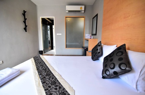 Bang Phli Hotel | Love Box Resort