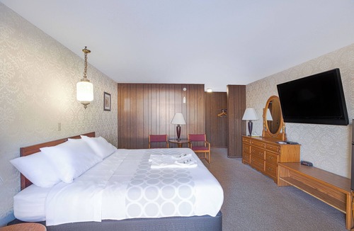 Tomahawk Hotel | Love Hotels Tomahawk by OYO at Lake Mohawksin WI