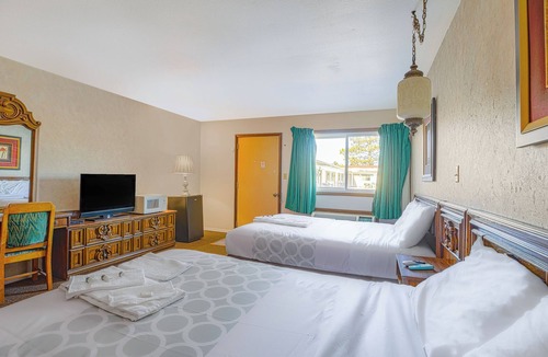 Tomahawk Hotel | Love Hotels Tomahawk by OYO at Lake Mohawksin WI