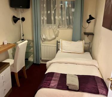 Cray Valley East House | Love & Peace