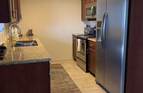 Palm Springs Condo | Lovely 1-bedroom Condo with Balcony - Mountain & Pool View -Golf, Shop, Play