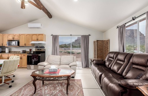 Apache Junction House | Lovely 2-bedroom house with AC in peaceful Apache Junction.