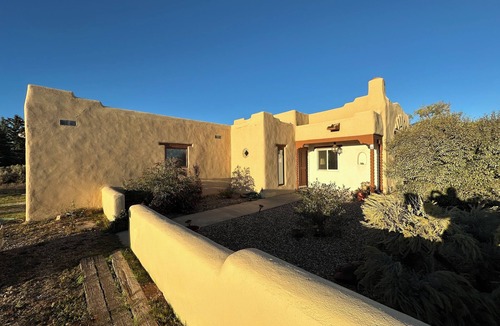El Prado House | Lovely 2-bedroom adobe home in Taos
