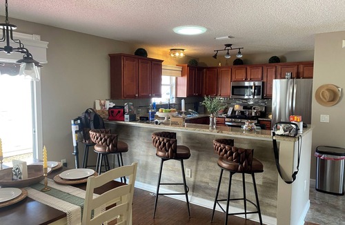 Liberty Park House | Lovely 2-bedroom house. Newly updated. Additional 300sq.ft Florida room.