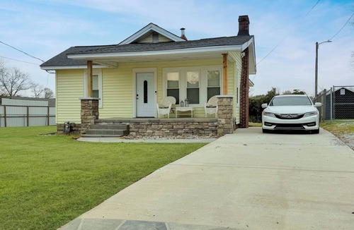 Parker House | Lovely 2-bedroom house with AC in charming Greenville 5 minutes to downtown