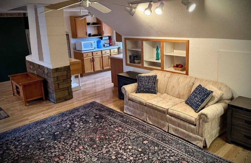 St. Cloud House | Lovely 2-bedroom house with AC in beautiful St. Cloud