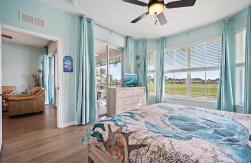 Naples Apartment | Lovely 2-Bedroom plus Den Condo in Greenlinks Resort