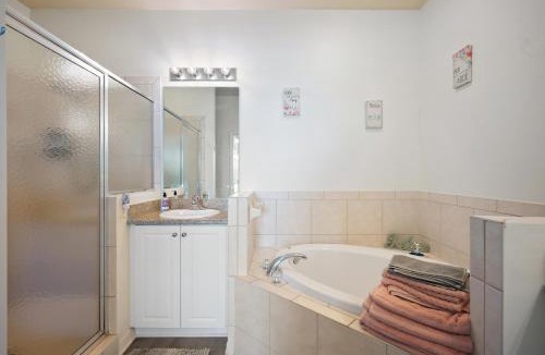 Naples Apartment | Lovely 2-Bedroom plus Den Condo in Greenlinks Resort