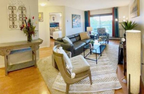 Northwest Edmonton Condo | Lovely 2Bdr 2Bath Condo Apt with Free Parking