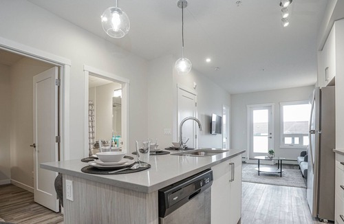 Sage Hill Condo | Lovely 2Bed in Sage Hill by Shops, Eats & Drinks