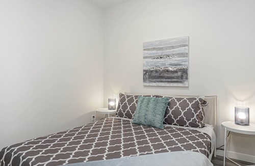 Sage Hill Condo | Lovely 2Bed in Sage Hill by Shops, Eats & Drinks