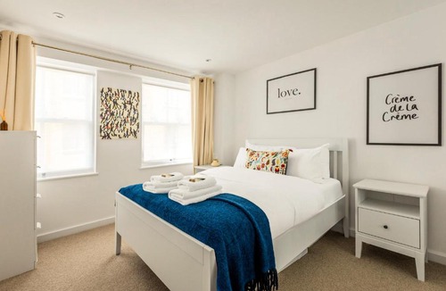 Riverside Apartment | Lovely 2BR by London Bridge , Shad Thames