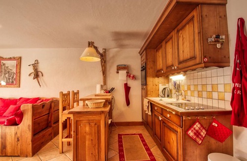 Les Esserts Apartment | Lovely 3-bed apartment, mountain decor, ski-in/ski-out