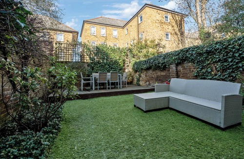 Norland Apartment | Lovely 3 bed Garden Maisonette in Holland Park/Notting Hill with private garden