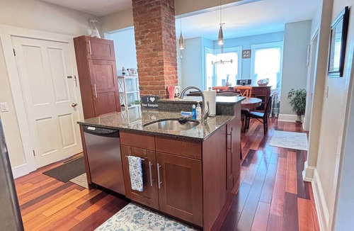 Portsmouth Condo | Lovely 4 Bedroom, 2 Bathroom Condo. Walking distance to all that is Portsmouth.