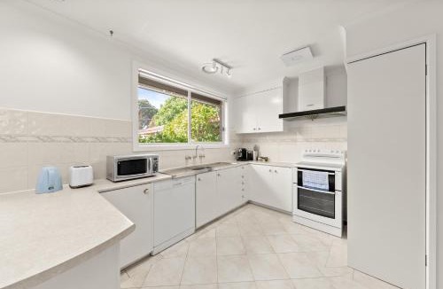Seaford House | Lovely 4 Bedroom House in Seaford