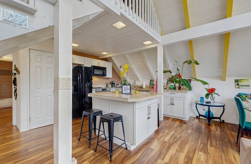 Kapoho House | Lovely A-frame home with lanai, WIFI and washer & dryer - near the beach