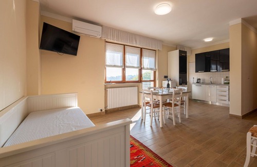Castagnole Monferrato Apartment | Lovely apartment for 5 guests with pool, WIFI, A/C, TV and terrace