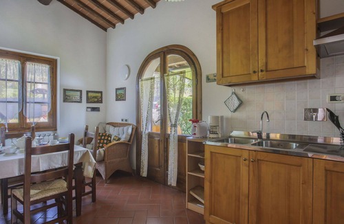 Castelfranco di Sopra Villa | Lovely apartment in villa for 4 people with pool, WIFI, terrace and pets allowed