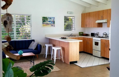 Estate Crown and Hawk Apartment | Lovely and charming 2 bedroom unit with patio