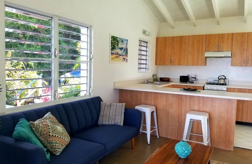 Estate Crown and Hawk Apartment | Lovely and charming 2 bedroom unit with patio