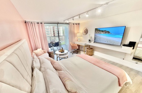 McCully - Moiliili Condo | Lovely and Cozy Studio near the beach!!!