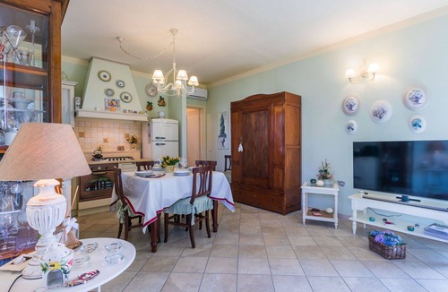 Rosignano Solvay Apartment | Lovely apartment for 4 people with A/C, WIFI, TV and patio