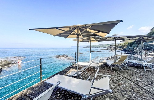 Castiglioncello Apartment | Lovely apartment for 4 guests with WIFI, pool, A/C, TV, balcony and panoramic view