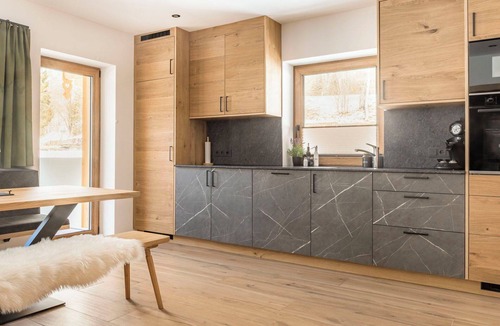 Leogang Apartment | Lovely apartment for 4 guests with WIFI, TV, terrace, pets allowed and panoramic view
