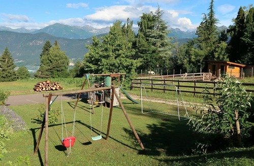 Ronzone Apartment | Lovely apartment for 4 people with WIFI, TV, balcony and parking