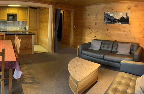 Graechen Apartment | Lovely apartment for 6 people with WIFI, TV, balcony and panoramic view