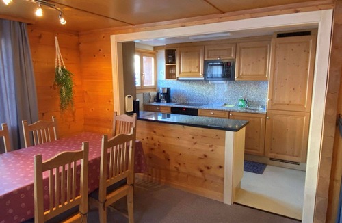 Graechen Apartment | Lovely apartment for 6 people with WIFI, TV, balcony and panoramic view