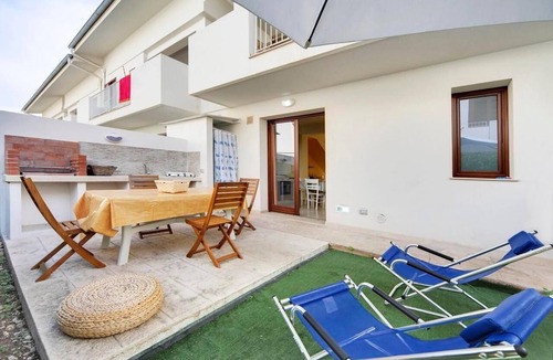 Punta Secca Apartment | Lovely Apartment in Punta Secca with Private Garden and Close to Beach