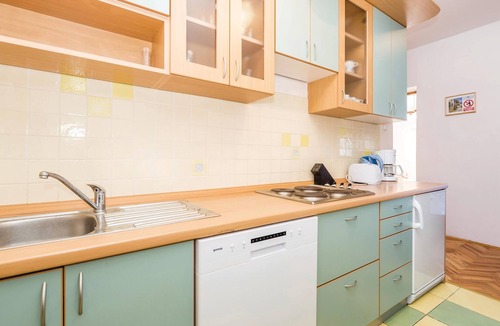 Senj Apartment | Lovely apartment in Senj with WiFi