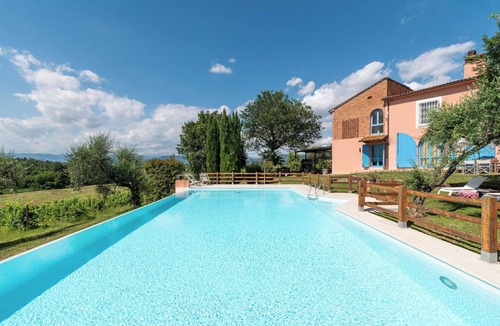 Stabbia Villa | Lovely apartment in villa with A/C, pool, WIFI, TV, patio, pets allowed and panoramic view