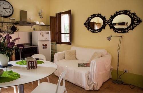 Fossombrone Apartment | Lovely apartment for 4 people with WIFI, pool, TV and pets allowed